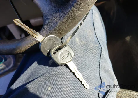 2002 Chevrolet Silverado 1500 from USA, damaged, VIN 1GCEC14W12Z264425